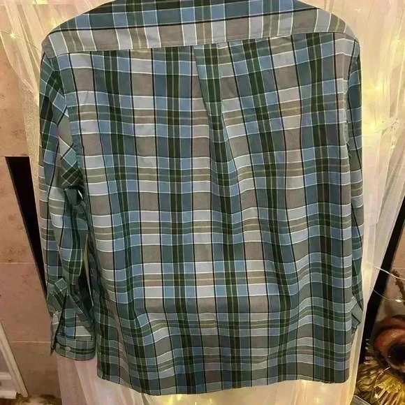Roundtree and Yorke Outdoor. Men’s. Green & Blue Plaid Button Shirt. Preowned. - Picture 3 of 6
